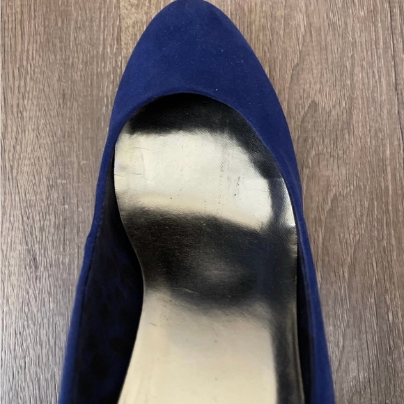 Style & Co Brand Blue Suede Heels, Size 8 - Picture 6 of 12